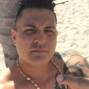 Meet your Posher, Arnelio